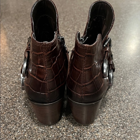 Sam Edelman Dark Brown Crocodile Western Windsor Boots Size 8 - Picture 3 of 10